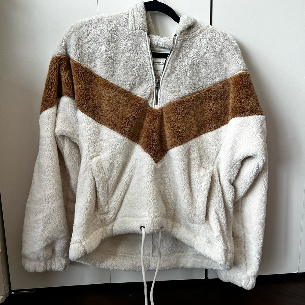 Abercrombie & Fitch Color Blocked Cropped Fleece hoodie